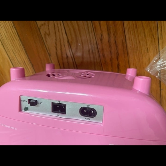 Hello Kitty Pink Mini Fridge - Picture 7 of 8